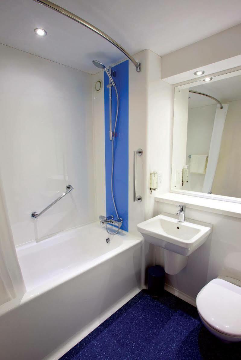 Travelodge Liverpool Stonedale Park Eksteriør bilde